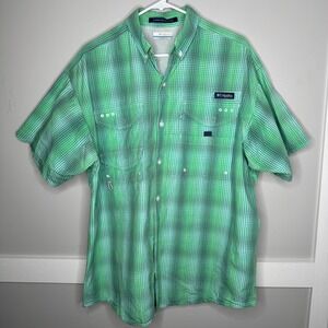 Columbia PFG Super Bonehead Fishing Shirt Mens Medium Green Plaid Short Sleeve